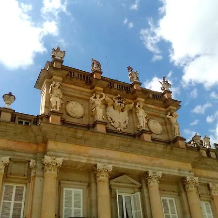 Casa De Los Embajadores *