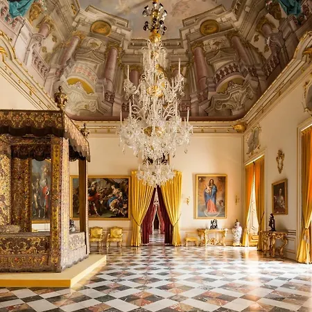 Casa De Los Embajadores